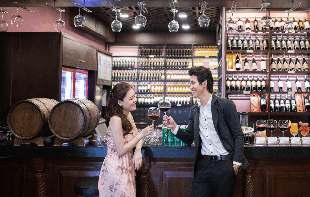 Lễ hội rượu vang Bà Nà, Hầm Rượu Debay